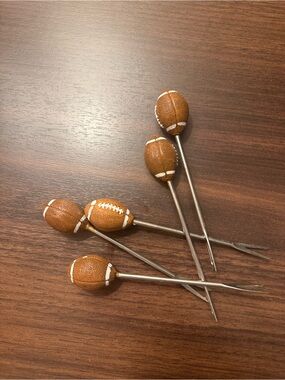 Football Dining Picks - Brown